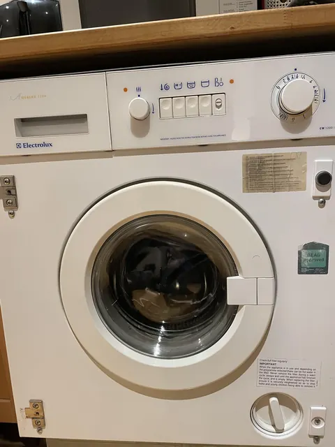 Стиральная машина Electrolux на кухне — фото, предоставленное владельцем сайта